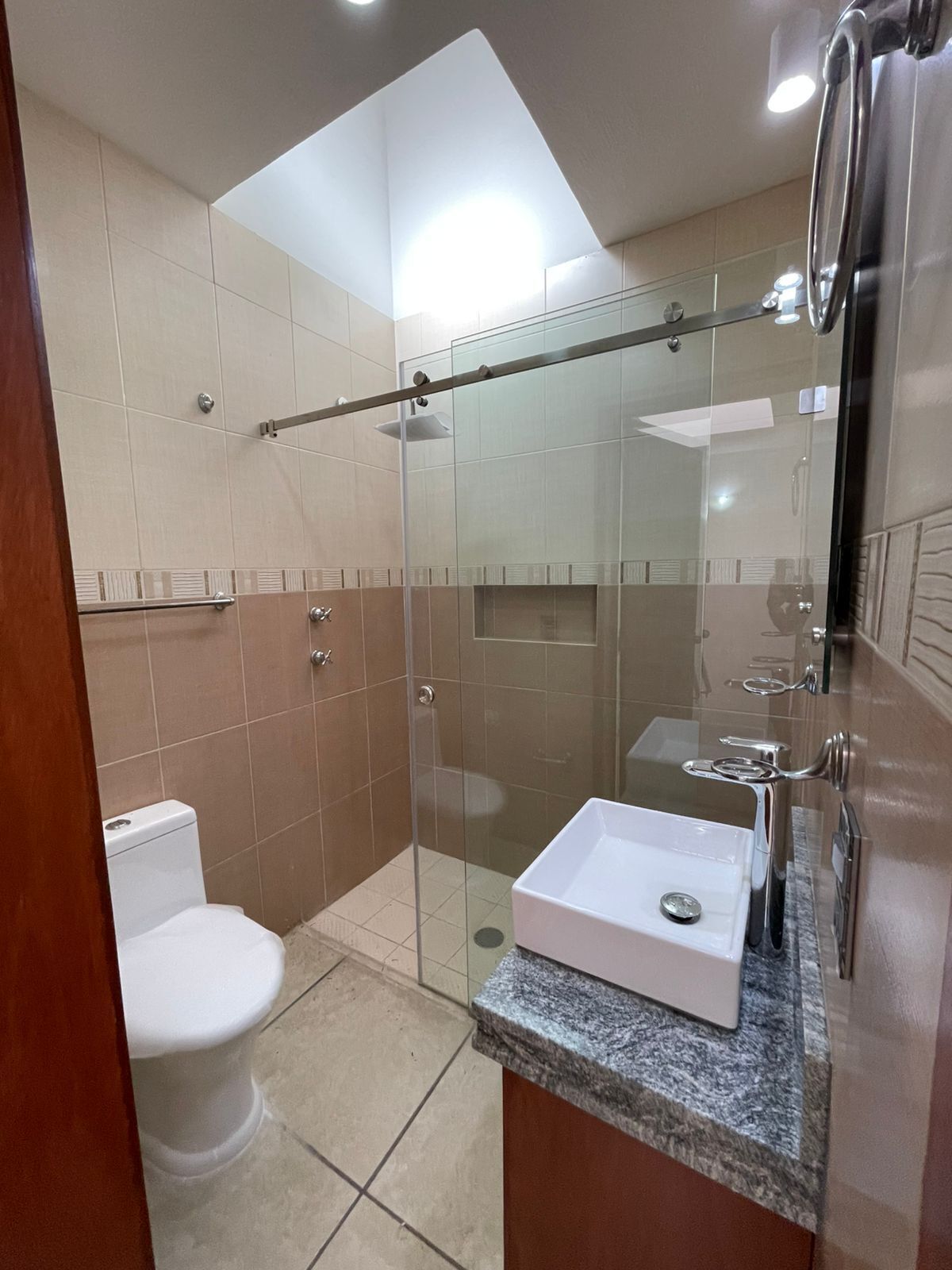 Hermosa casa en venta en Real de Valdepeñas - foto 9