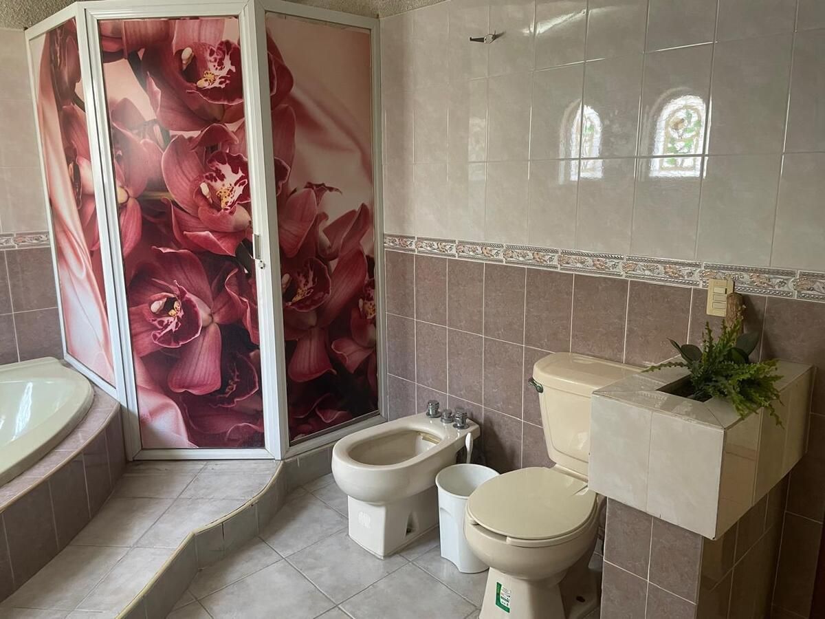 RESIDENCIA EN VENTA IDEAL PARA ASILO, CLÍNICA O INVERSIÓN - foto 3